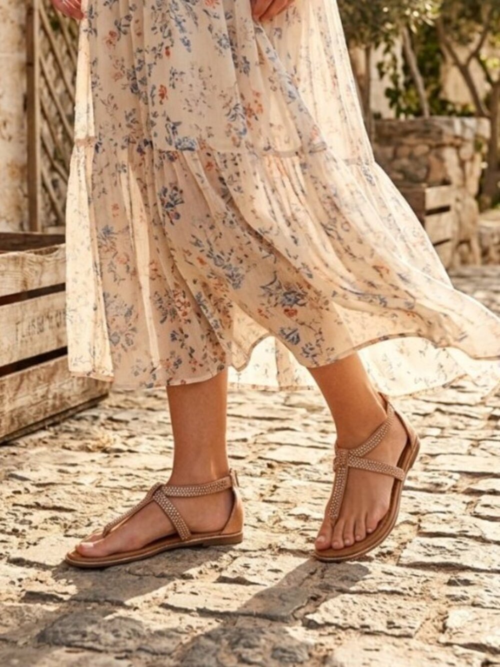 Rialto Women's Rhona Rose Gold Sandal Flats
